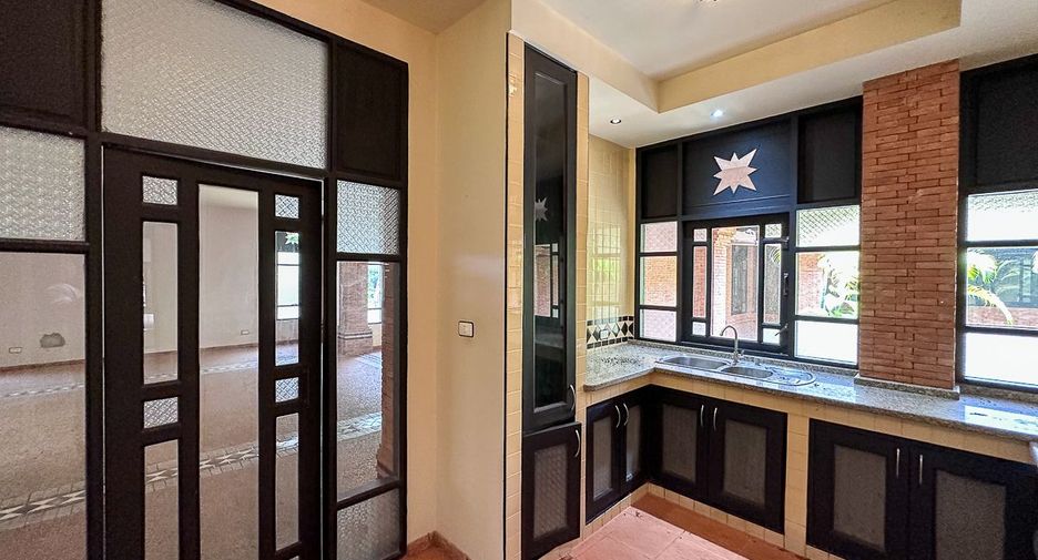Local comercial en venta en San Kamphaeng, Chiang Mai