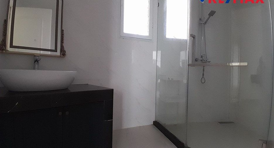 For sale 8 bedrooms house in East Pattaya, Pattaya