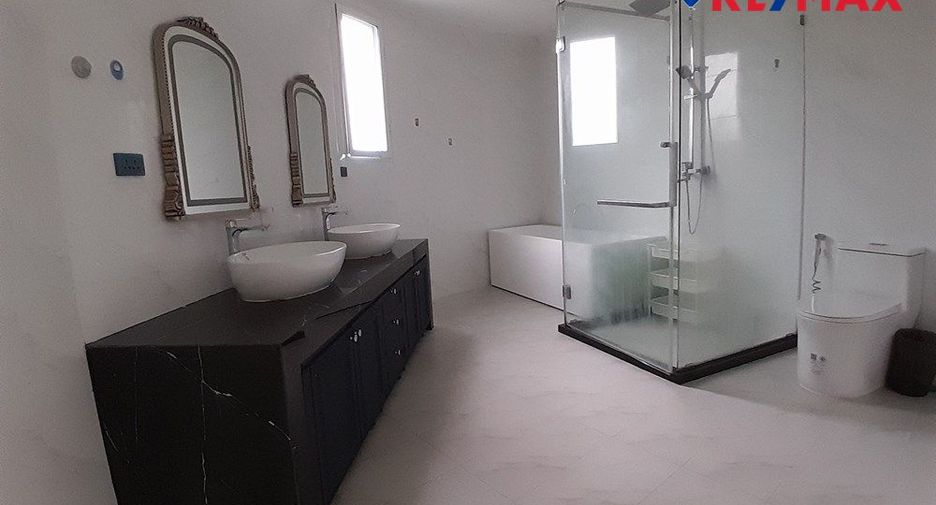 For sale 8 bedrooms house in East Pattaya, Pattaya