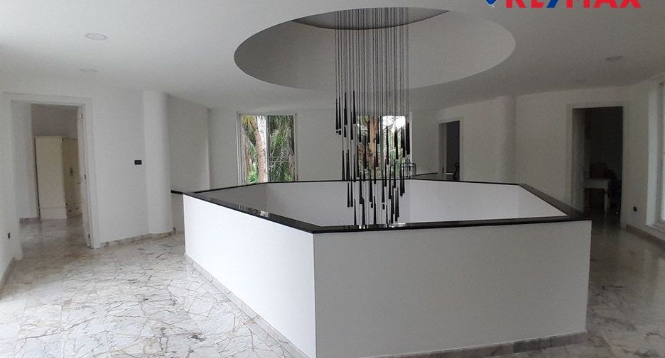 For sale 8 bedrooms house in East Pattaya, Pattaya