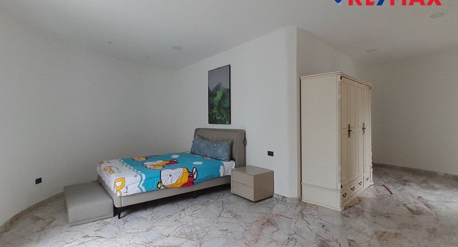 For sale 8 bedrooms house in East Pattaya, Pattaya