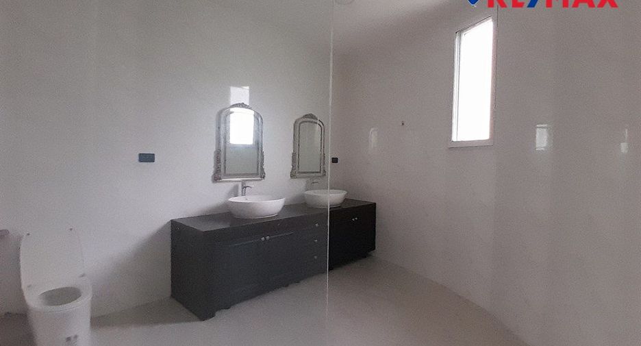 For sale 8 bedrooms house in East Pattaya, Pattaya