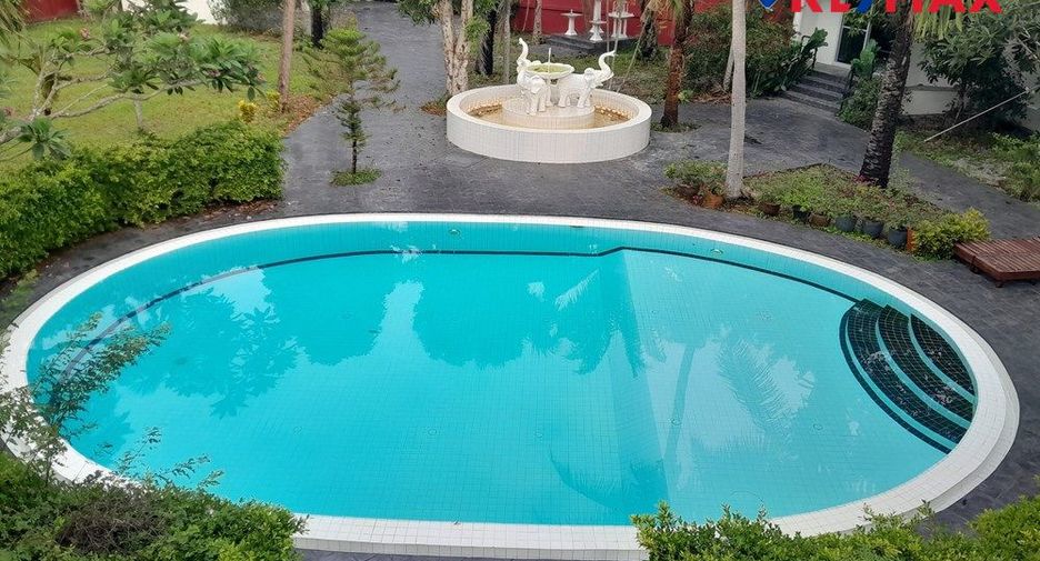 For sale 8 bedrooms house in East Pattaya, Pattaya
