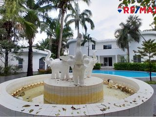For sale 8 bedrooms house in Bang Lamung, Chonburi