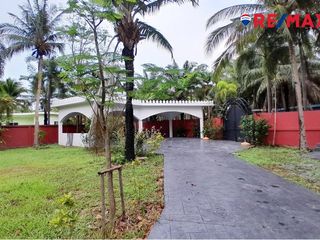 For sale 8 bedrooms house in Bang Lamung, Chonburi