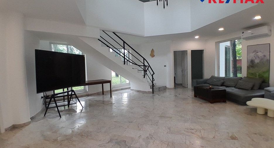 For sale 8 bedrooms house in East Pattaya, Pattaya