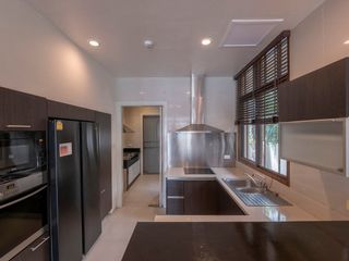 ให้เช่า 4 ห้องนอน บ้านเดี่ยว ใน วัฒนา, กรุงเทพฯ