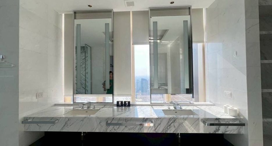 For rent 4 bedrooms condo in Bang Kho Laem, Bangkok