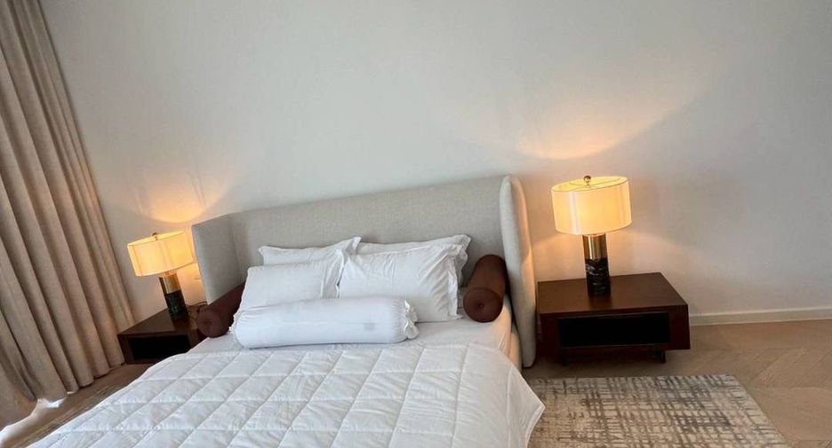For rent 4 bedrooms condo in Bang Kho Laem, Bangkok