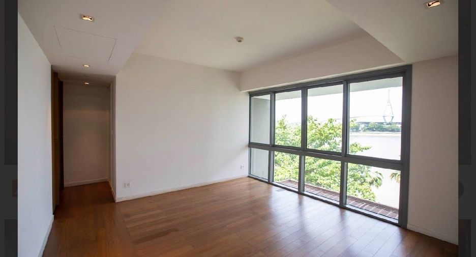 For rent 3 bedrooms condo in Yan Nawa, Bangkok