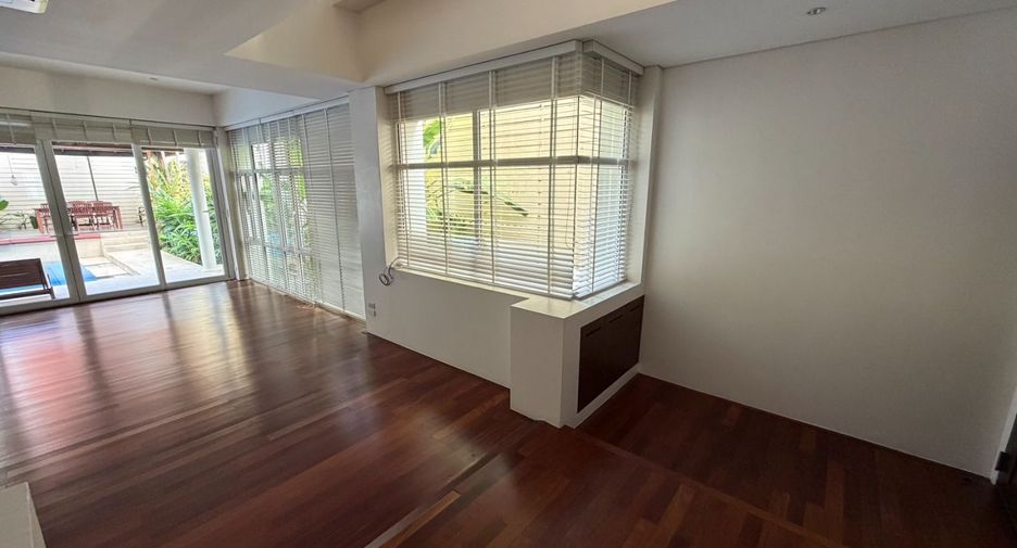 Haus zur Miete mit 4 Zimmer in Khlong Toei, Bangkok