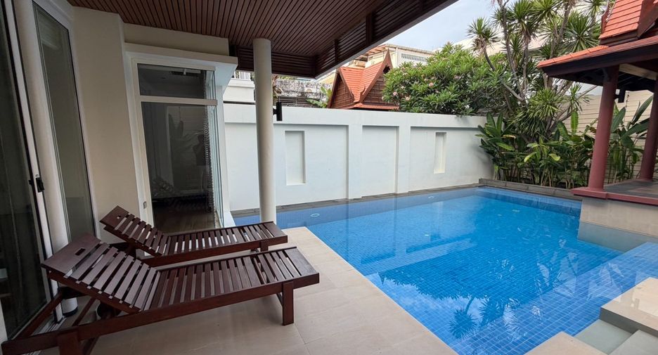 Haus zur Miete mit 4 Zimmer in Khlong Toei, Bangkok