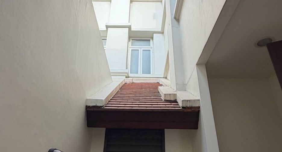 Haus zur Miete mit 4 Zimmer in Khlong Toei, Bangkok