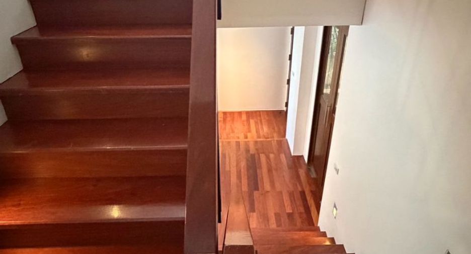 Haus zur Miete mit 4 Zimmer in Khlong Toei, Bangkok