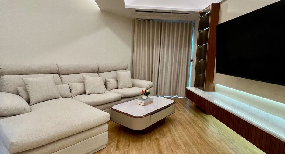 For rent and for sale 3 bedrooms apartment in Watthana, Bangkok