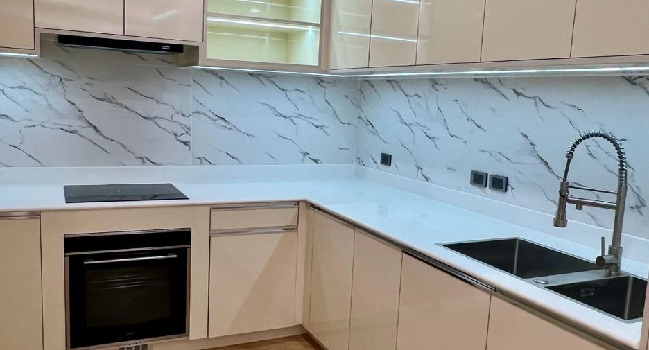 For rent and for sale 3 bedrooms apartment in Watthana, Bangkok