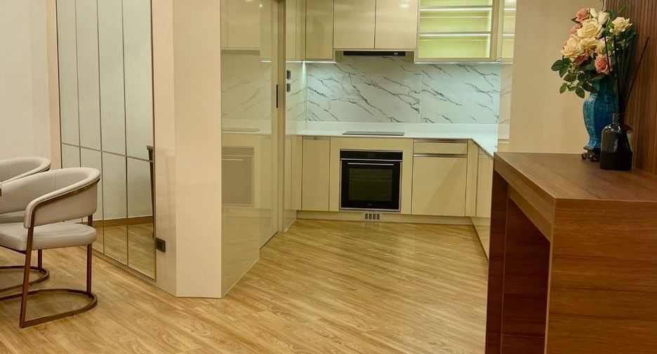 For rent and for sale 3 bedrooms apartment in Watthana, Bangkok