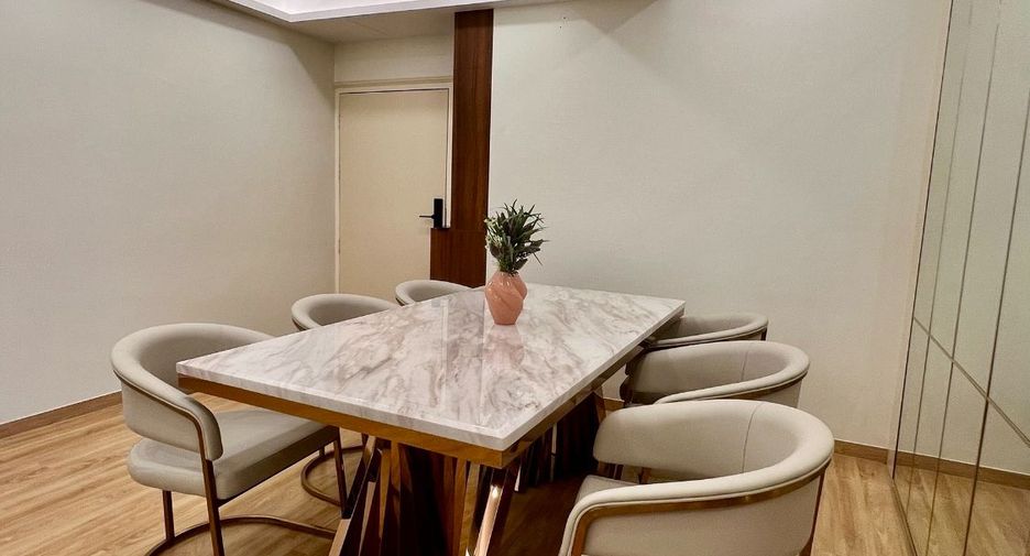 For rent and for sale 3 bedrooms apartment in Watthana, Bangkok