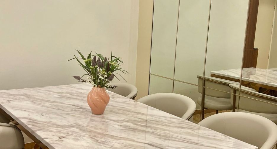 For rent and for sale 3 bedrooms apartment in Watthana, Bangkok
