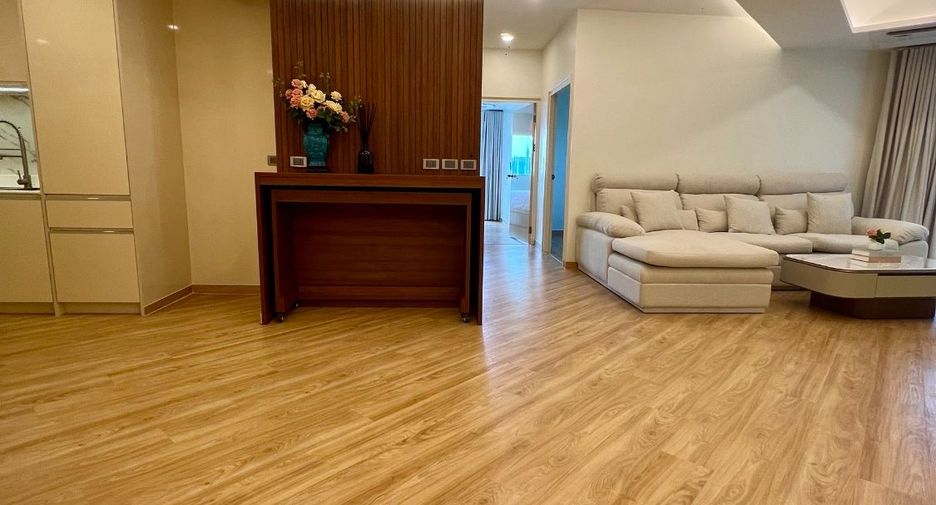 For rent and for sale 3 bedrooms apartment in Watthana, Bangkok