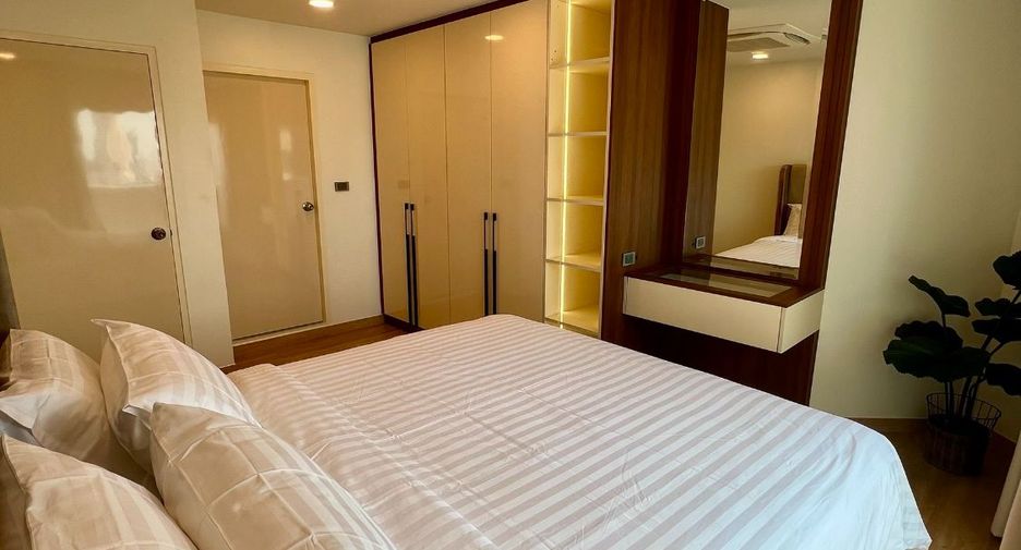 For rent and for sale 3 bedrooms apartment in Watthana, Bangkok