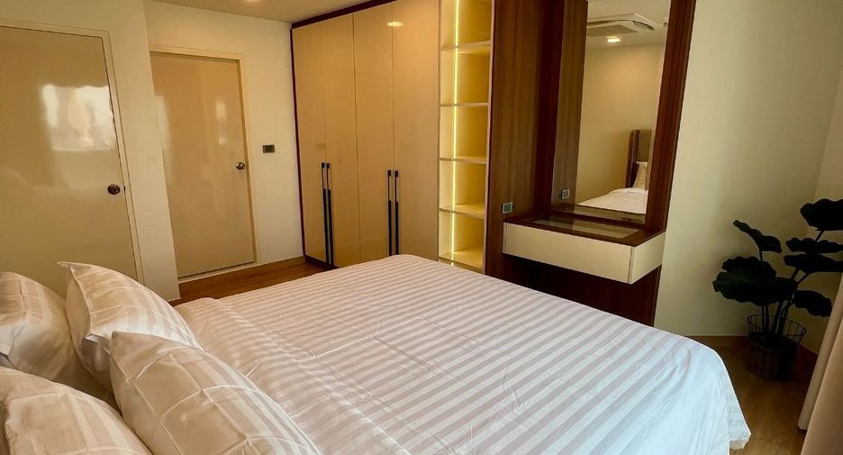 For rent and for sale 3 bedrooms apartment in Watthana, Bangkok