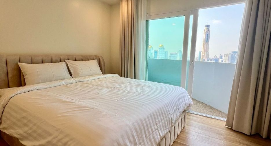 For rent and for sale 3 bedrooms apartment in Watthana, Bangkok