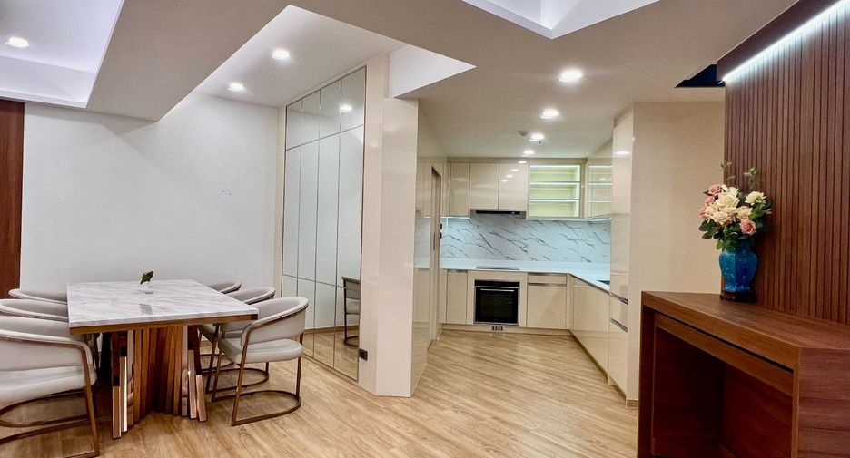 For rent and for sale 3 bedrooms apartment in Watthana, Bangkok
