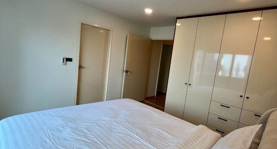 For rent and for sale 3 bedrooms apartment in Watthana, Bangkok