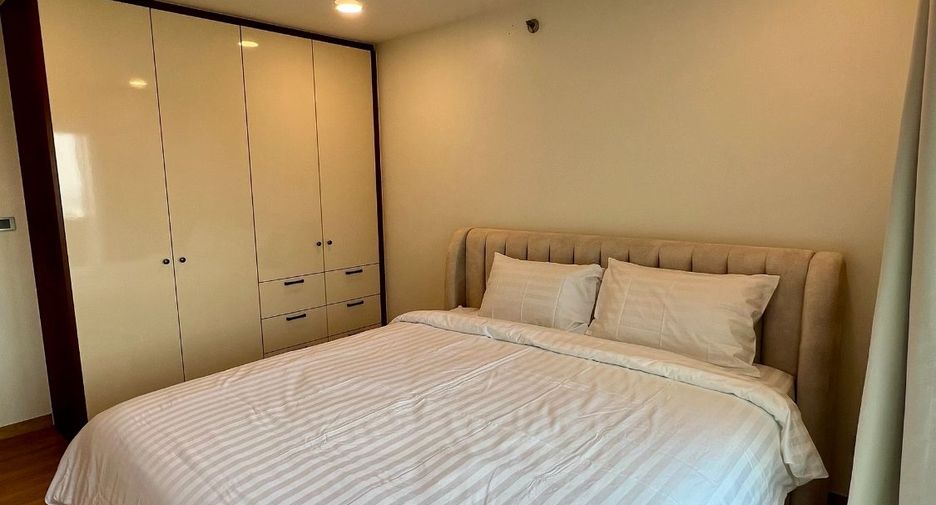 For rent and for sale 3 bedrooms apartment in Watthana, Bangkok