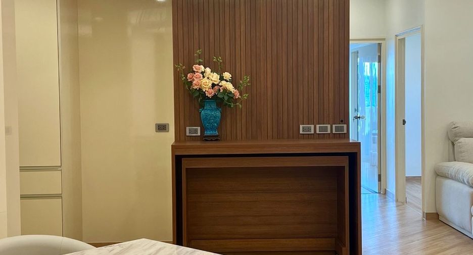 For rent and for sale 3 bedrooms apartment in Watthana, Bangkok