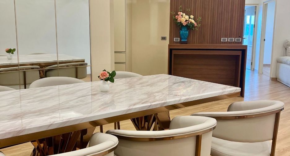 For rent and for sale 3 bedrooms apartment in Watthana, Bangkok
