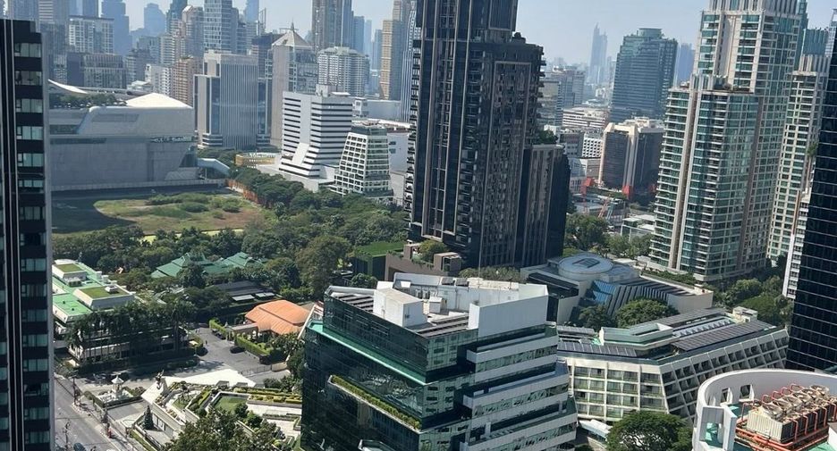 For rent and for sale 3 bedrooms apartment in Watthana, Bangkok