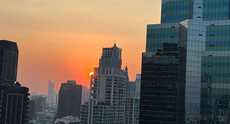 For rent and for sale 3 bedrooms apartment in Watthana, Bangkok