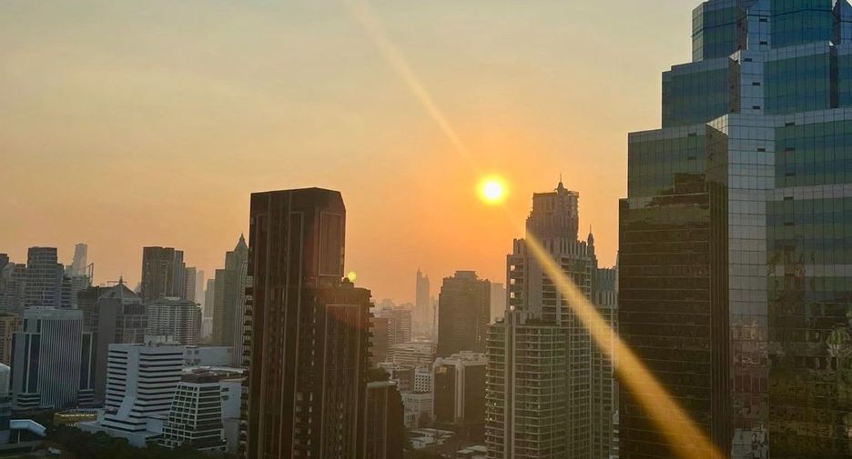 For rent and for sale 3 bedrooms apartment in Watthana, Bangkok