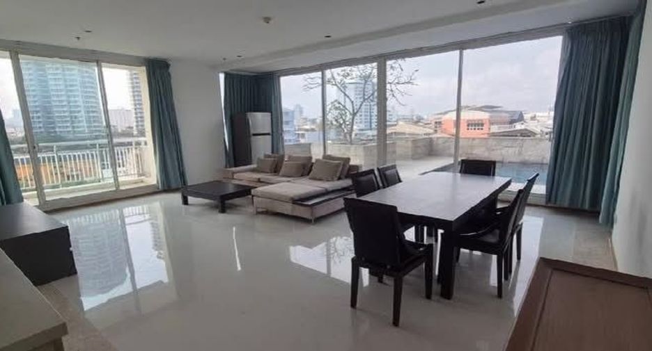 For rent 3 bedrooms condo in Sathon, Bangkok
