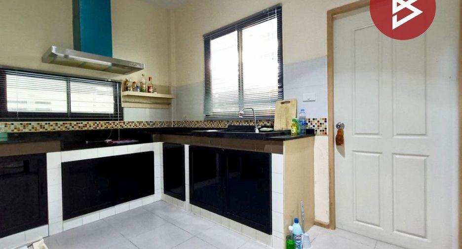For sale 3 bedrooms house in Ban Phaeo, Samut Sakhon
