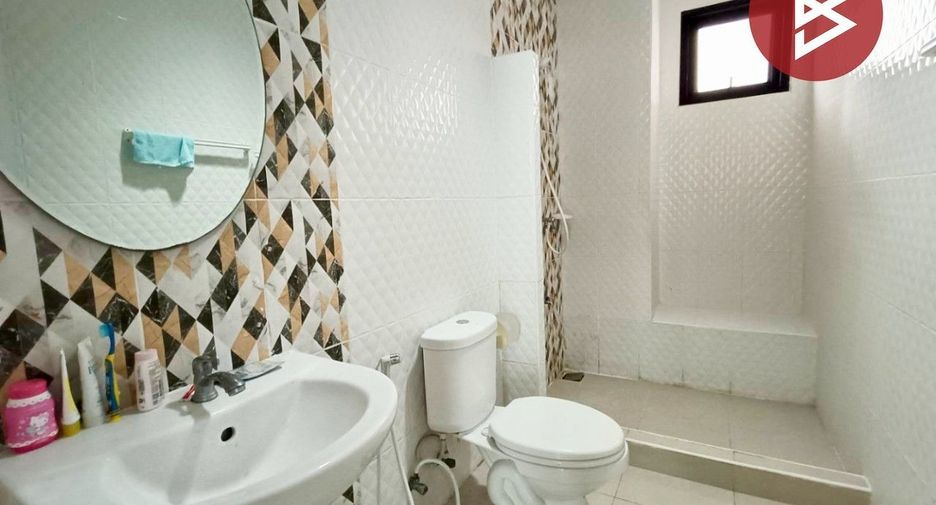 For sale 3 bedrooms house in Ban Phaeo, Samut Sakhon
