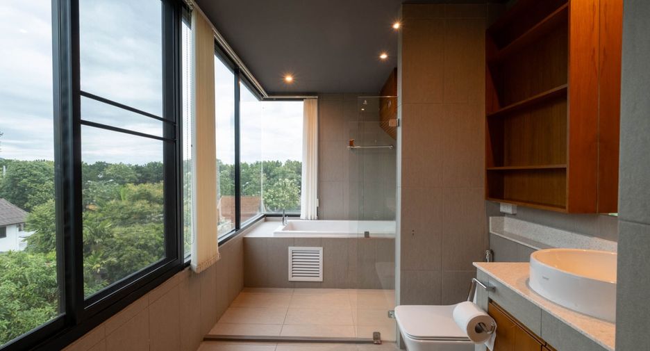 For sale 3 bedrooms condo in Mueang Chiang Mai, Chiang Mai