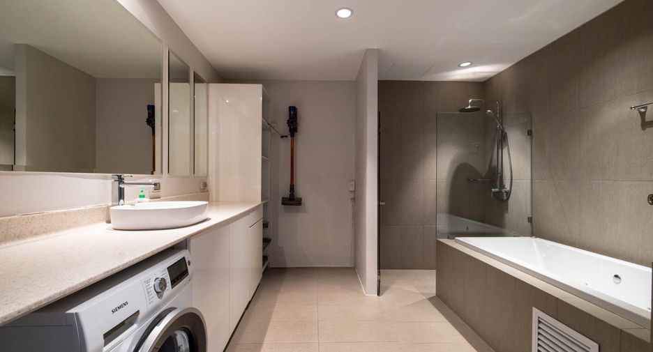 For sale 3 bedrooms condo in Mueang Chiang Mai, Chiang Mai