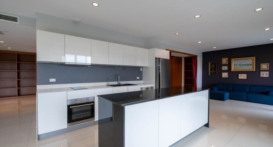 For sale 3 bedrooms condo in Mueang Chiang Mai, Chiang Mai