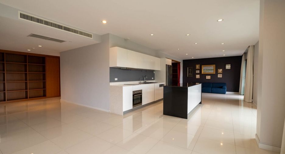 For sale 3 bedrooms condo in Mueang Chiang Mai, Chiang Mai