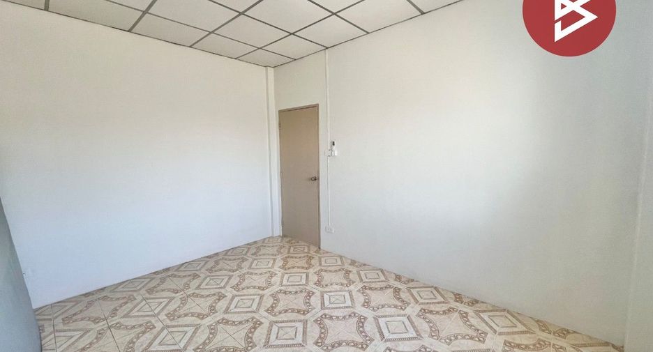 Casa adosada en venta de 4 habitaciones en Phra Samut Chedi, Samut Prakan