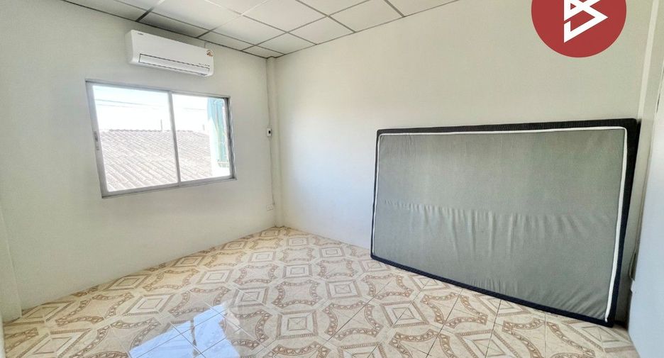 Casa adosada en venta de 4 habitaciones en Phra Samut Chedi, Samut Prakan