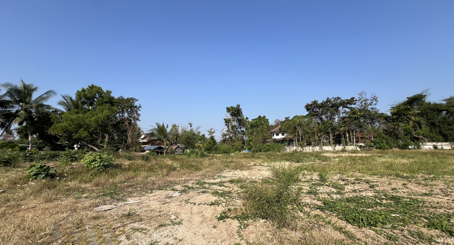À louer terrain à Mueang Lamphun, Lamphun