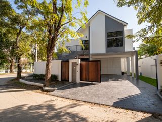 出租 和 出售 4 卧室 独立屋 在 Mueang Chiang Mai, Chiang Mai