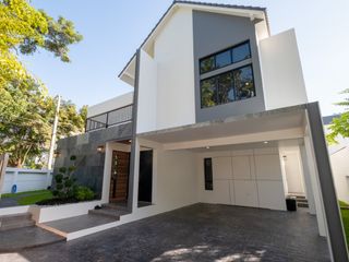 出租 和 出售 4 卧室 独立屋 在 Mueang Chiang Mai, Chiang Mai