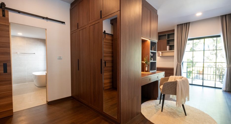 Casa en venta de 4 habitaciones en Mueang Chiang Mai, Chiang Mai