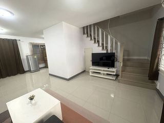 Casa adosada en alquiler de 3 habitaciones en Saraphi, Chiang Mai