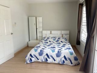 Casa adosada en alquiler de 3 habitaciones en Saraphi, Chiang Mai
